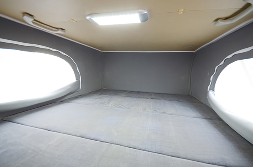 広々サイズのルーフベッド